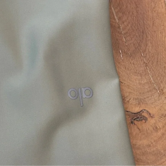 Alo Yoga Airlift High-Waist 7/8 Legging - Cosmic Light Green size small - Picture 5 of 9